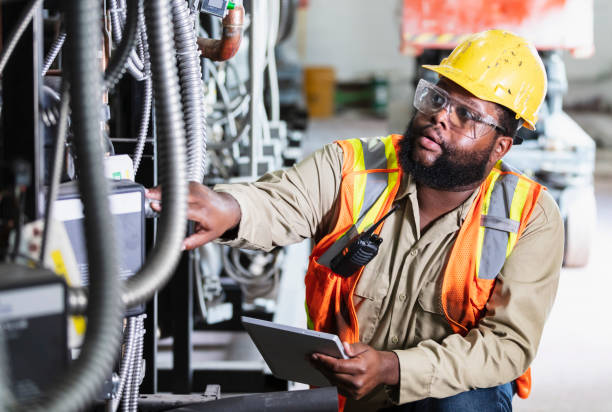Best Affordable Emergency Electrician  in Forest City, IA
